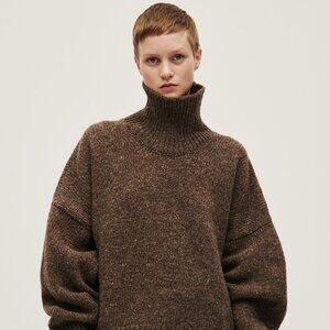 Babaa Jumper No 17 in Oak OS Turtleneck